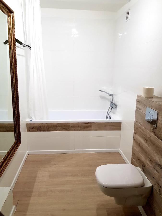 Apartament Czarlinskiego Stary Toruń Exteriör bild